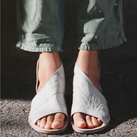 Free People Mont Blanc Grey Sandals 7.5 or 38 - Picture 2 of 12